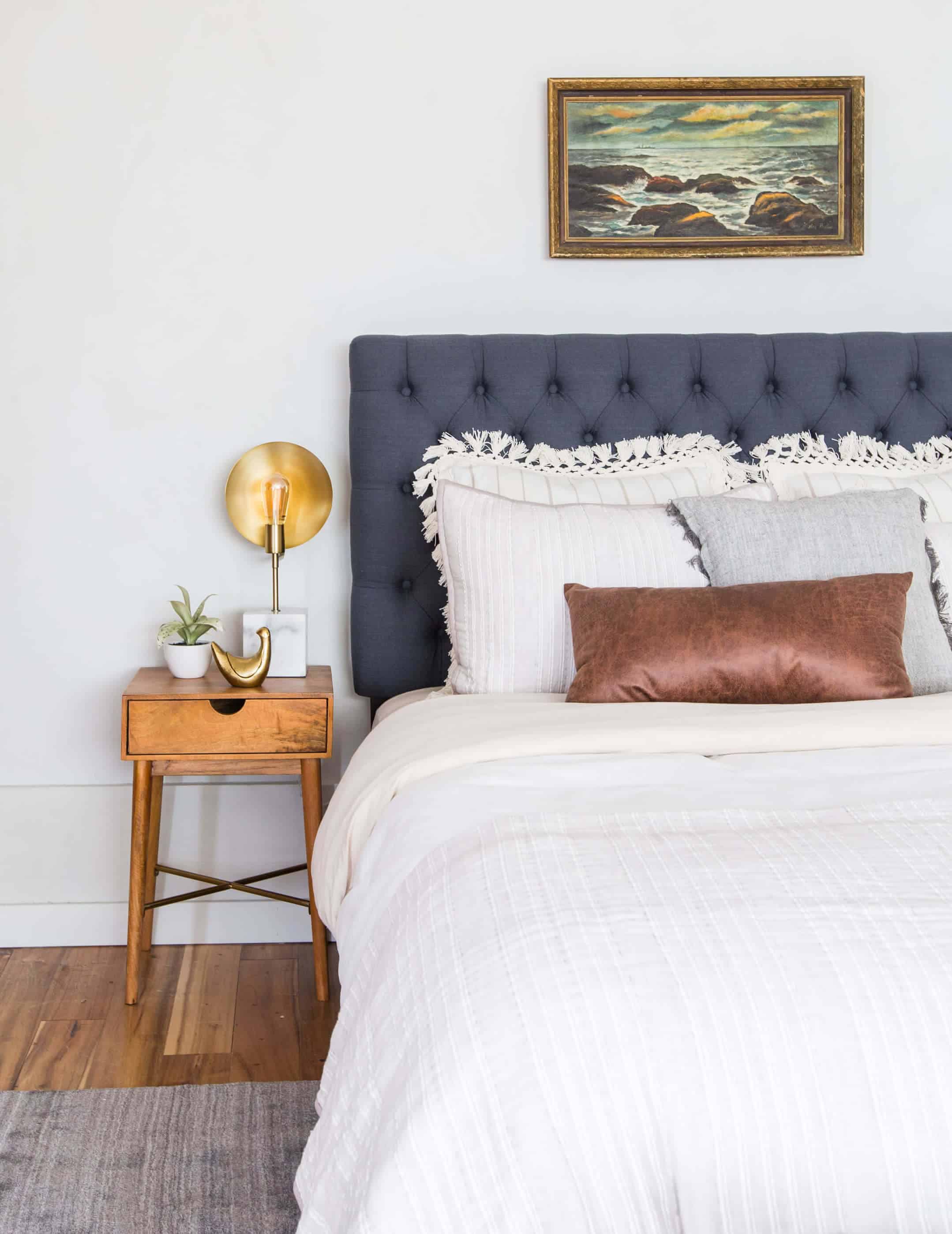 emilyhenderson_guestbedroom_target_bedding_layered_light_texture_blue