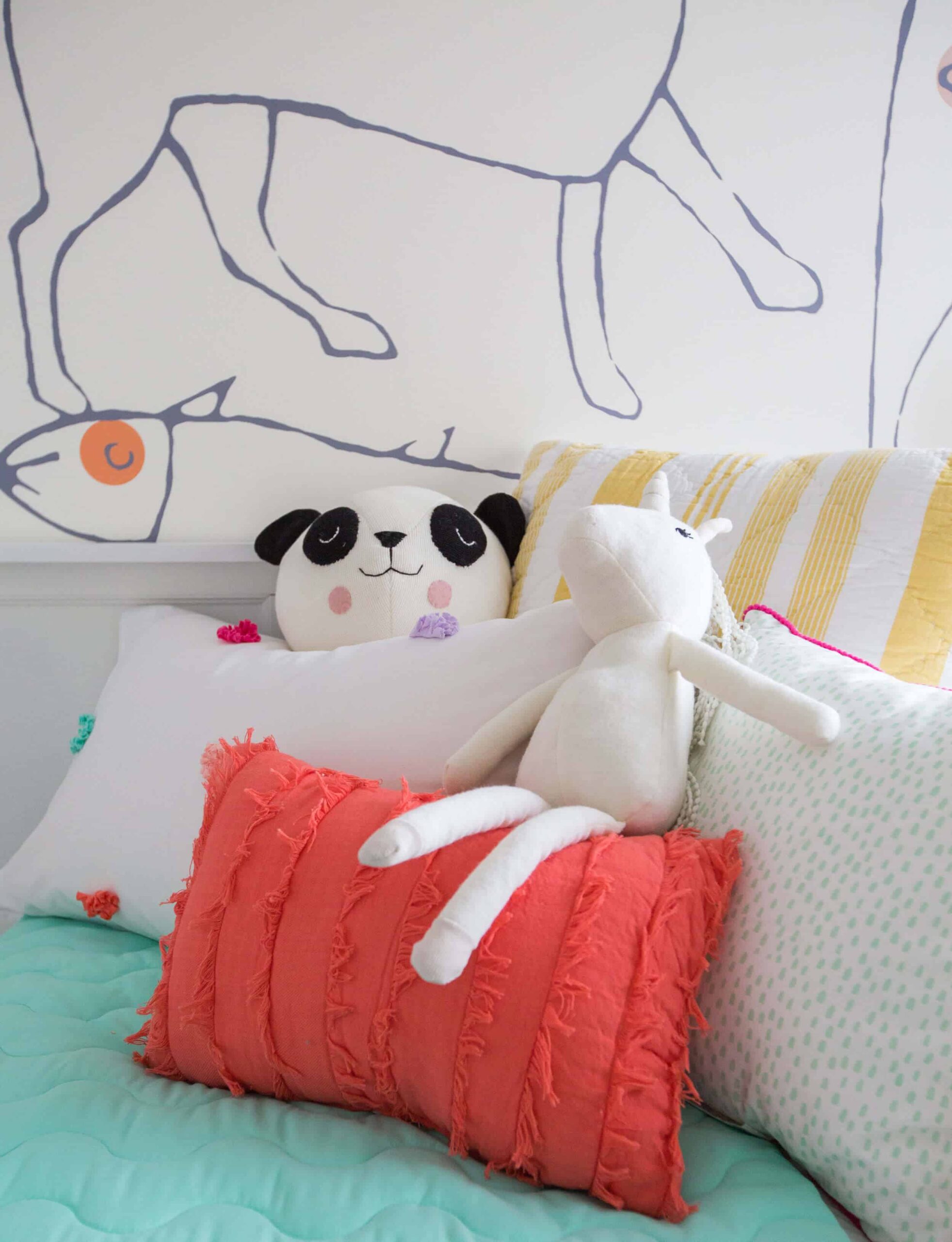 emilyhenderson_kidsroom_target_bedding_layered_light_texture_blue