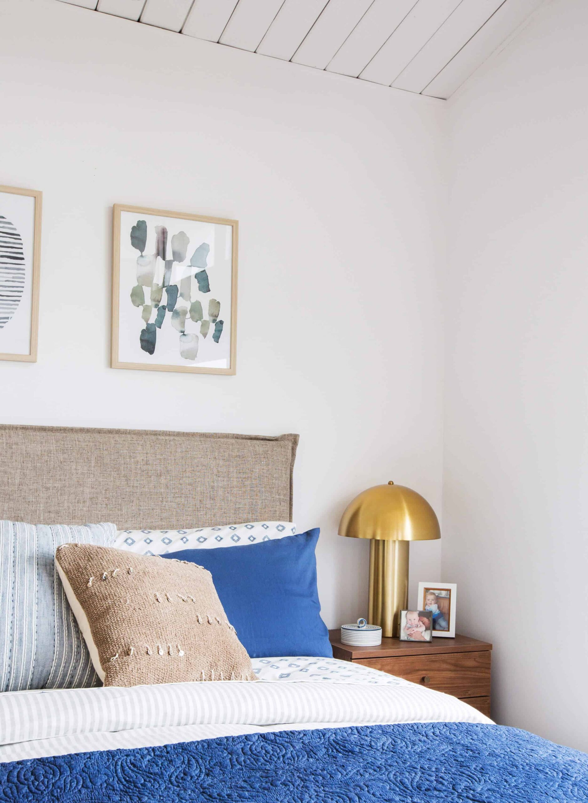 emilyhenderson_masterbedroom_target_bedding_layered_light_texture