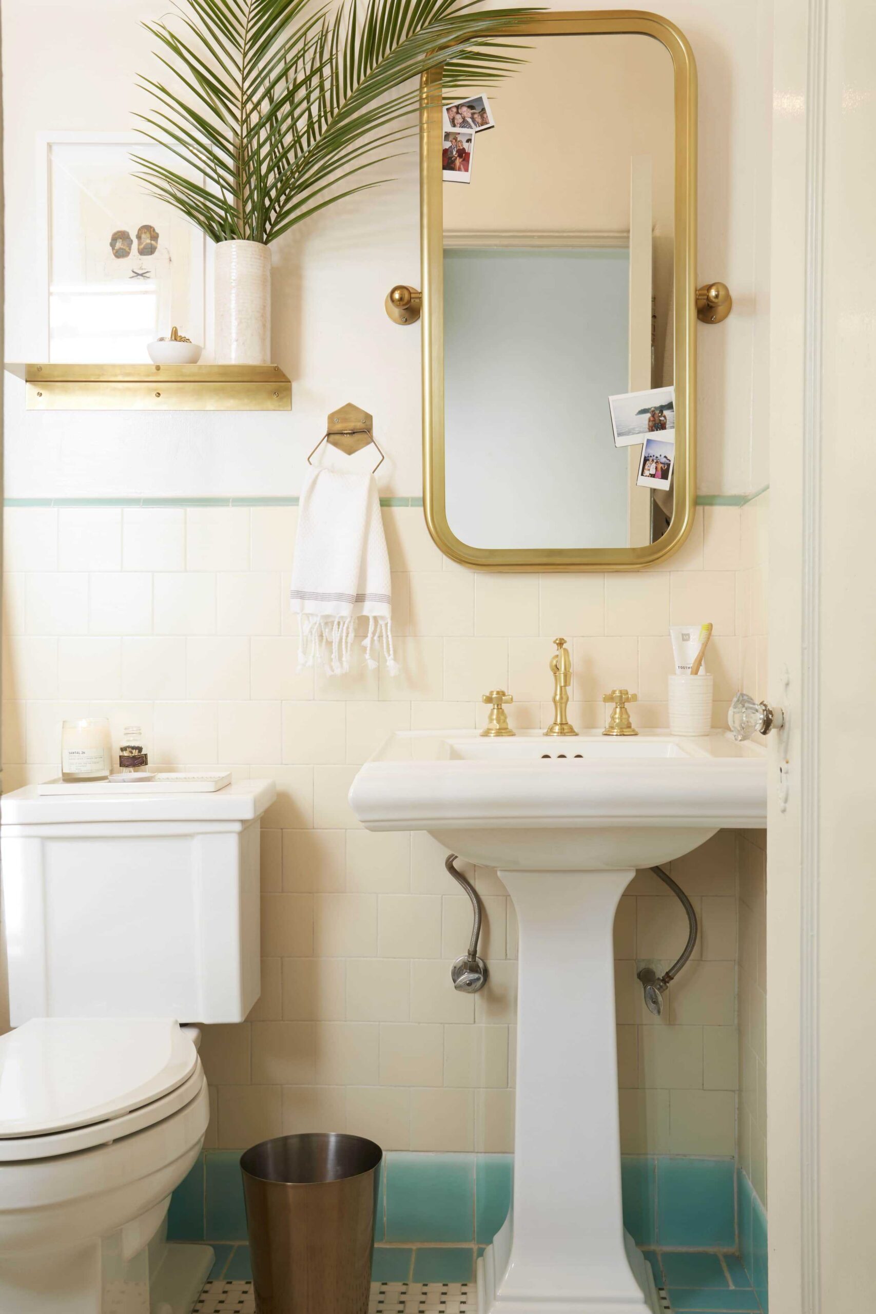 https://stylebyemilyhenderson.com/wp-content/uploads/2019/07/Bathroom_2_002-scaled.jpg?utm_source=chatgpt.com