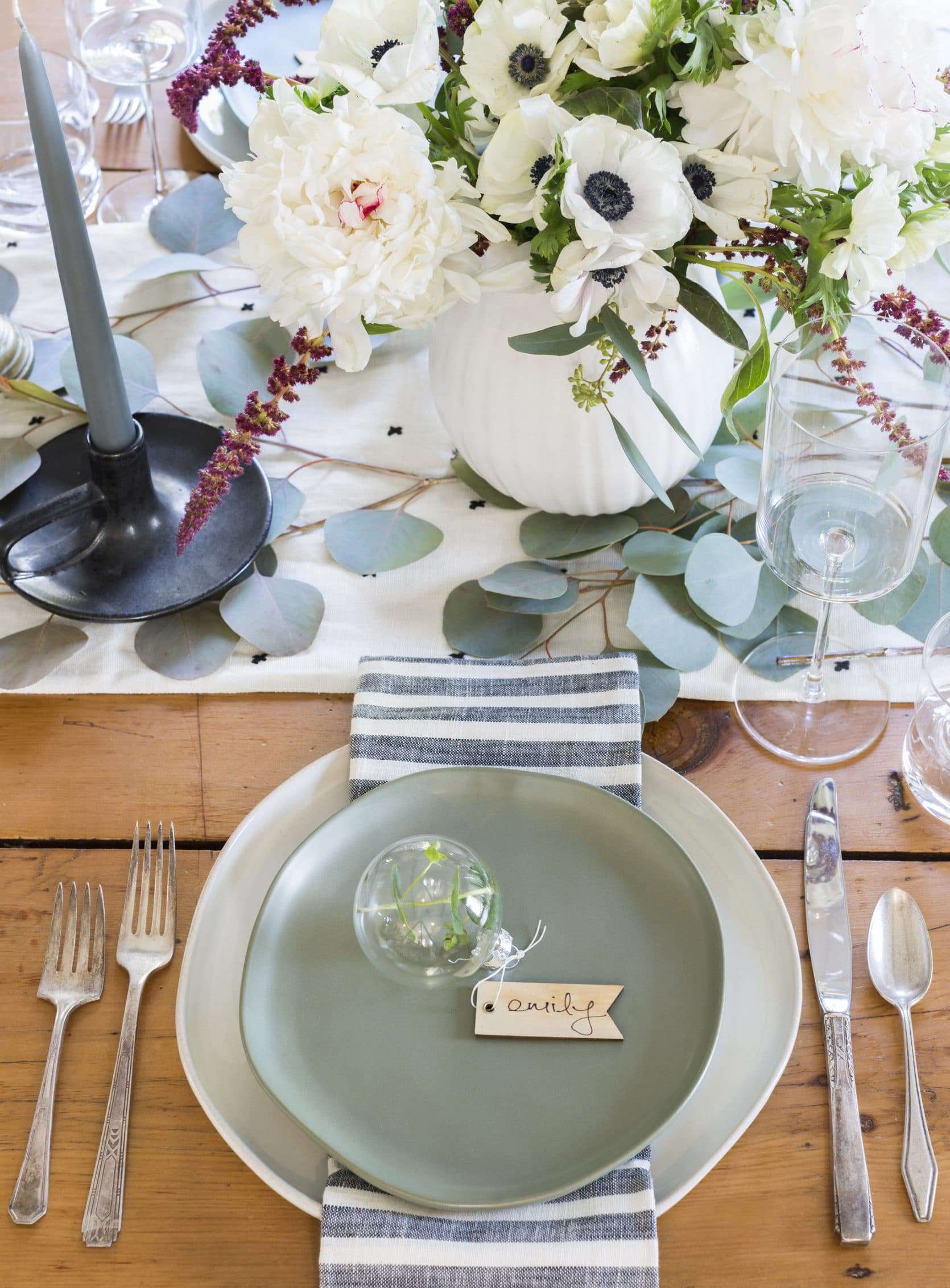 Need Thanksgiving Inspiration? 7 NoFuss (But Pretty) Ways to Set a