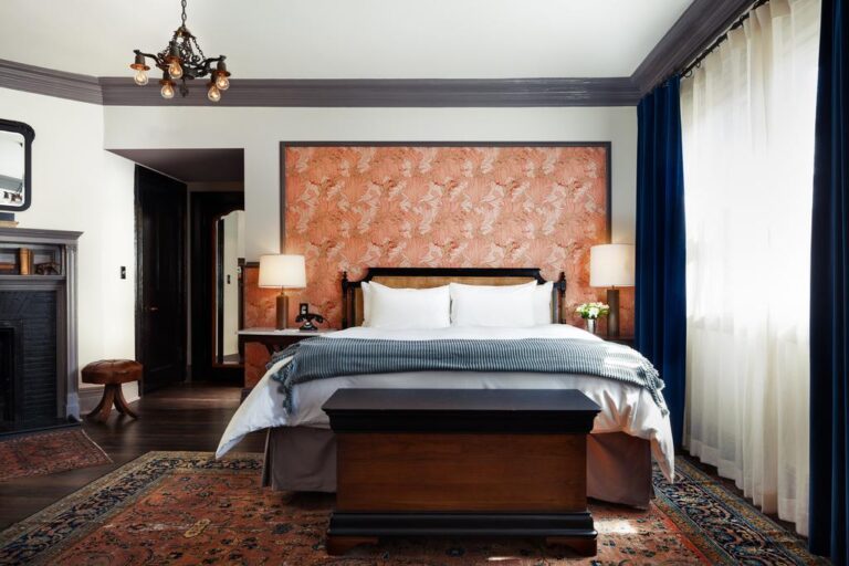 7 Attainable Tips To Make Your Bedroom Feel Like Your Favorite Hotel