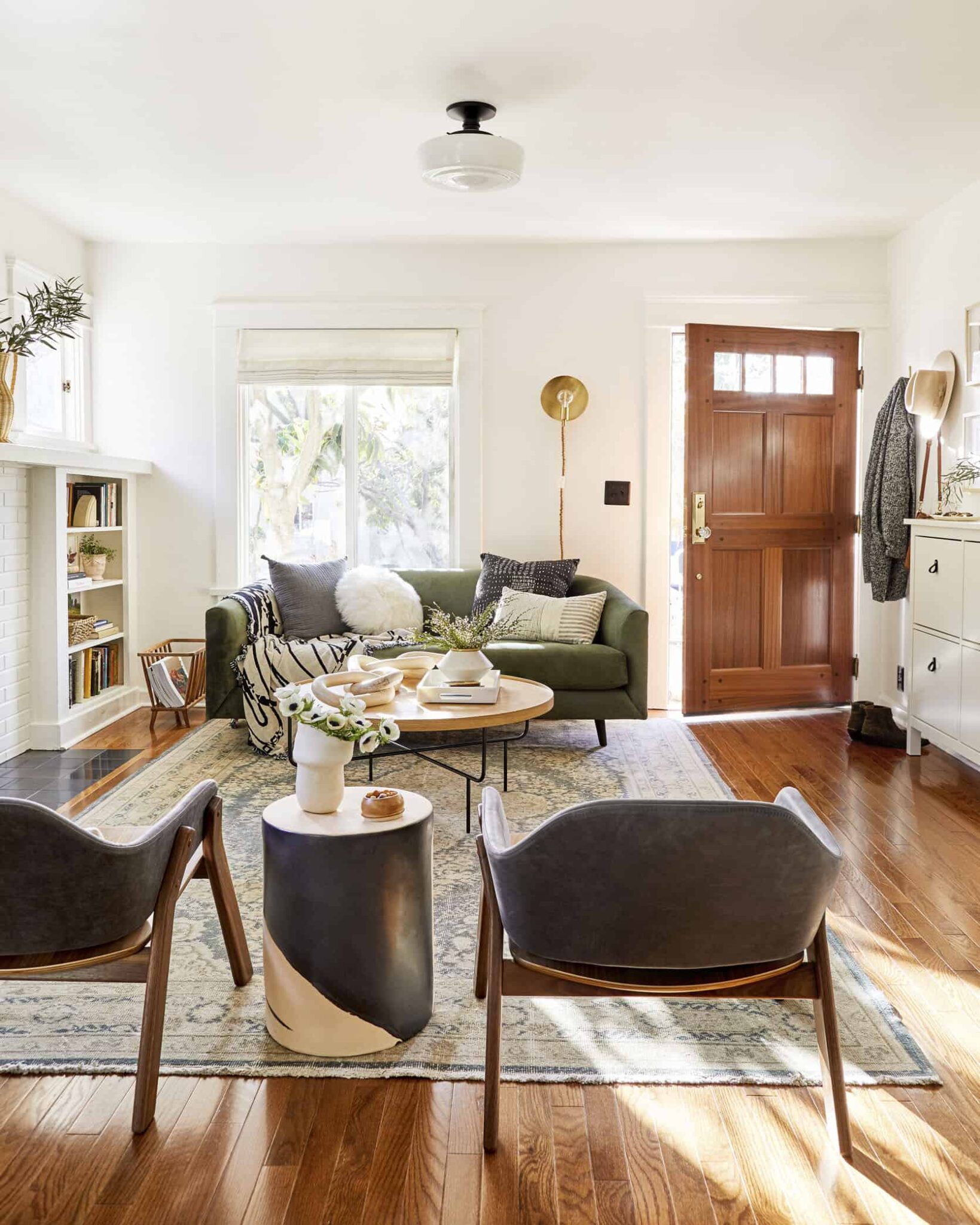 How To Make Your Living Room Look Better (The 7 Dos and Don'ts) Emily Henderson