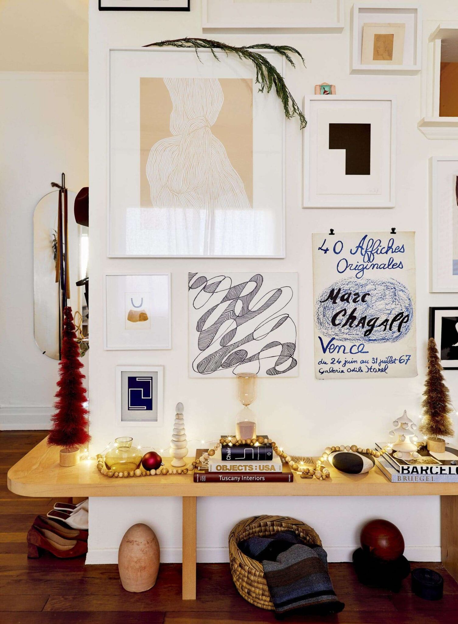 How To Hang Lights, Garlands, And Wreaths Without Destroying Your Walls Our 5 GoTo Hanging