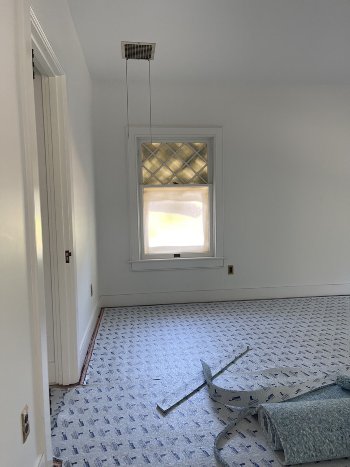 Our Wall To Wall Carpet In The Farmhouse Bedrooms Emily Henderson