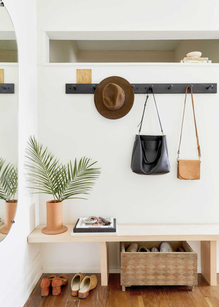 Struggling With How to Fill A Big, Empty Wall? We Help 4 Readers (& You ...