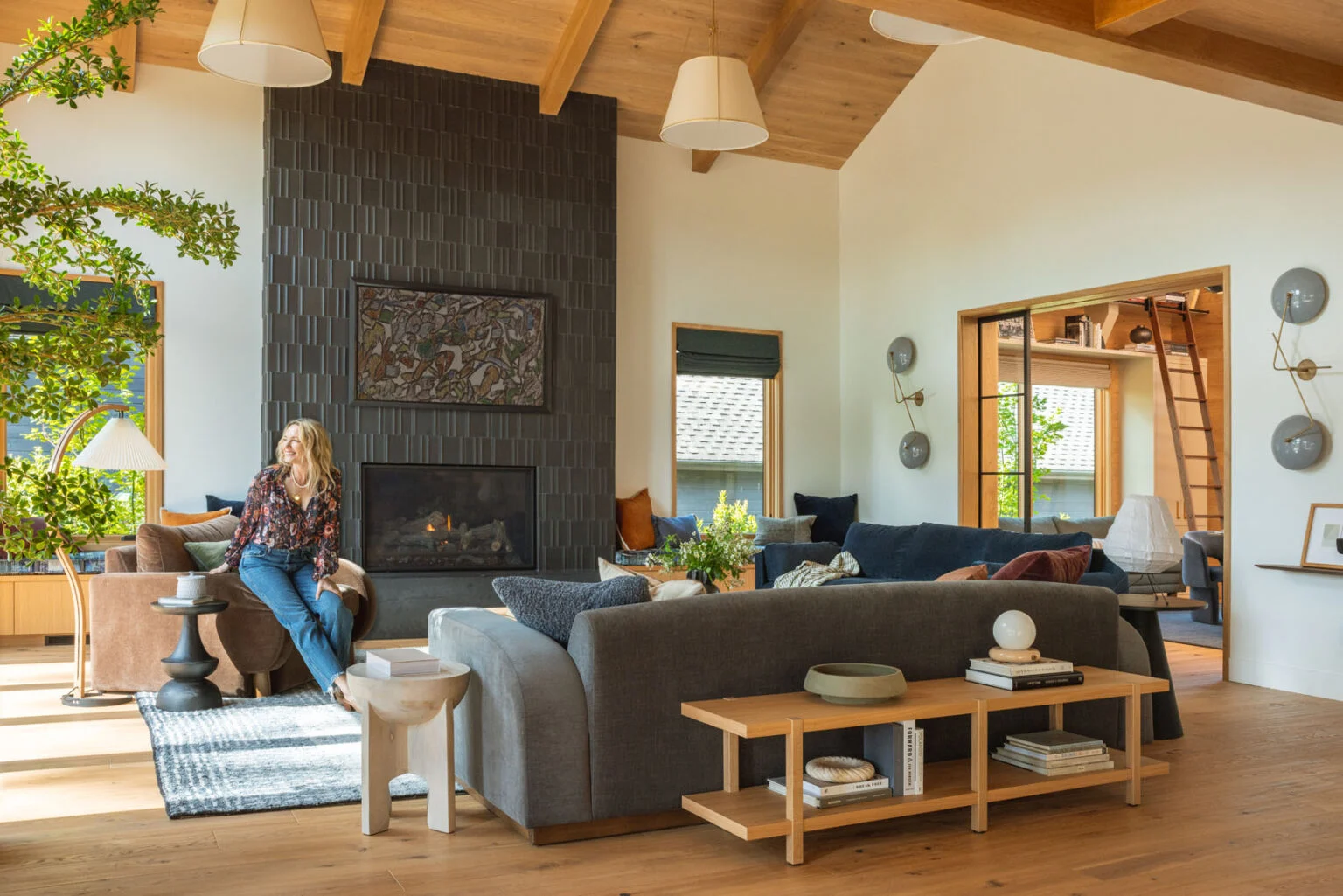 My Brother's River House Living Room Reveal - With A TV On A Tiled ...